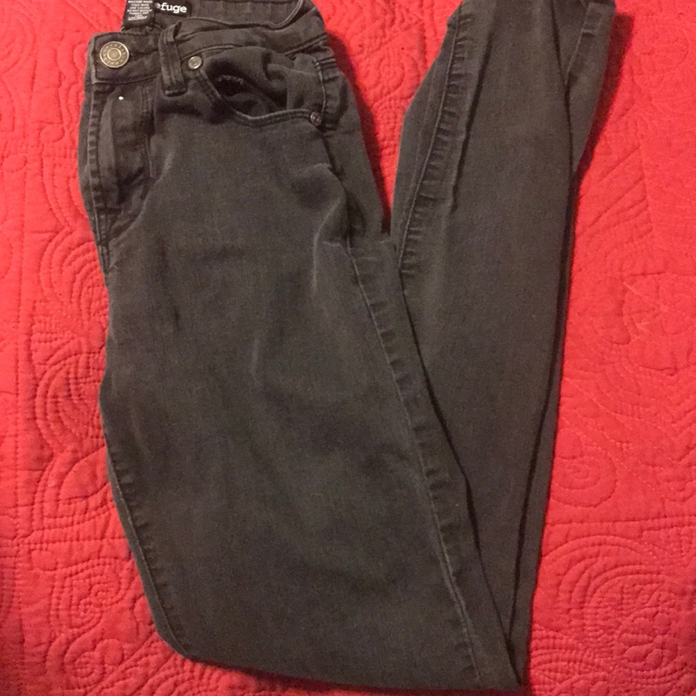 Plain black skinny jeans